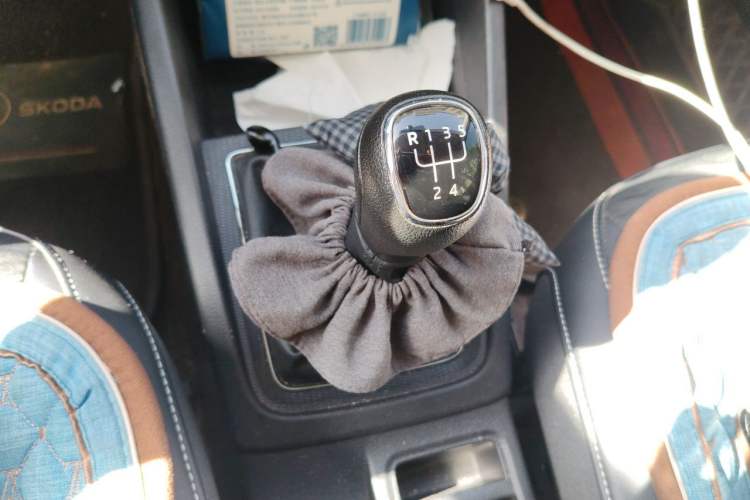 Used Skoda Kamiq 2020 1.5L Manual Comfort Edition Gear Lever