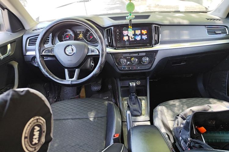 Used Skoda Kamiq 2020 1.5L Automatic Comfort Edition Center Console