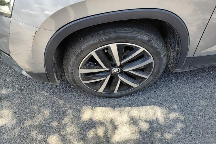 Used Skoda Kamiq 2020 1.5L Automatic Comfort Edition Left Front Wheel Hub