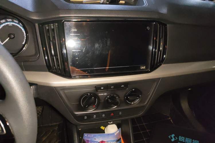 Used Skoda Kamiq 2020 1.5L Automatic Standard Edition Audio And AC Panel