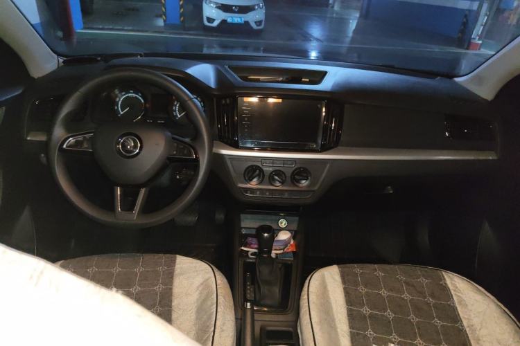 Used Skoda Kamiq 2020 1.5L Automatic Standard Edition Center Console