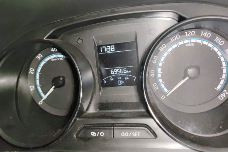 Used Skoda Kamiq 2020 1.5L Automatic Standard Edition Odometer Close Up