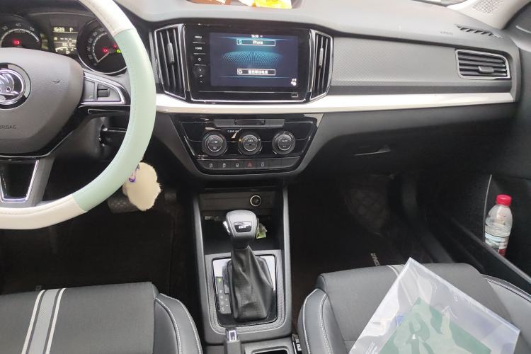 Used Skoda Kamiq 2020 GT 1.5L Automatic Comfort Edition China VI Standard Audio And AC Panel