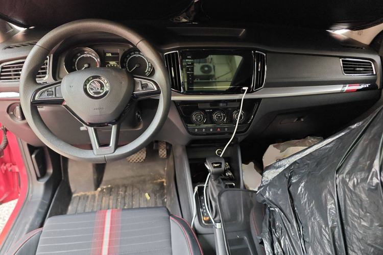Used Skoda Kamiq 2020 GT 1.5L Automatic Flagship Model China VI Standard Center Console
