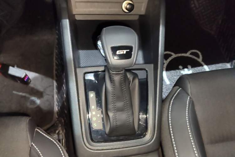 Used Skoda Kamiq 2020 GT 1.5L Automatic Comfort Edition China VI Standard Gear Lever