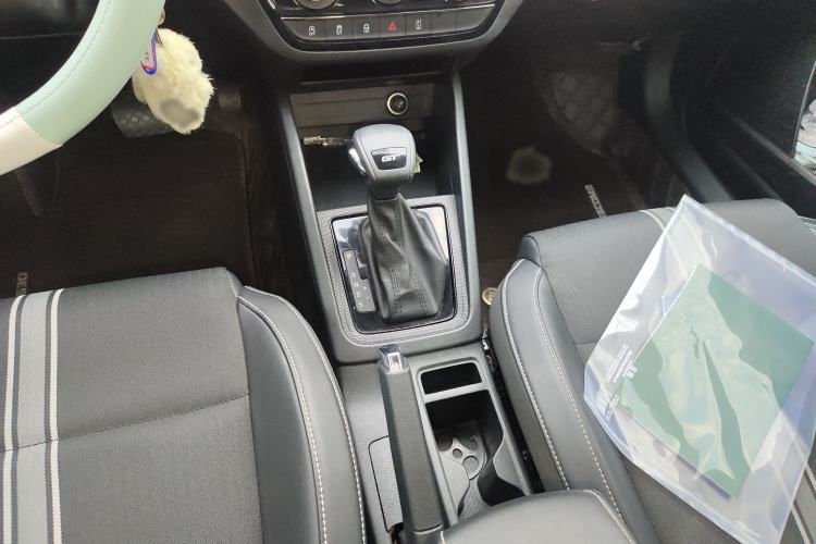 Used Skoda Kamiq 2020 GT 1.5L Automatic Comfort Edition China VI Standard Gear Lever