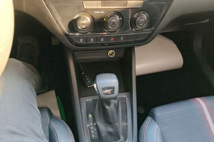 Used Skoda Kamiq 2020 GT TSI 230 DSG Flagship Edition China VI standard Gear Lever