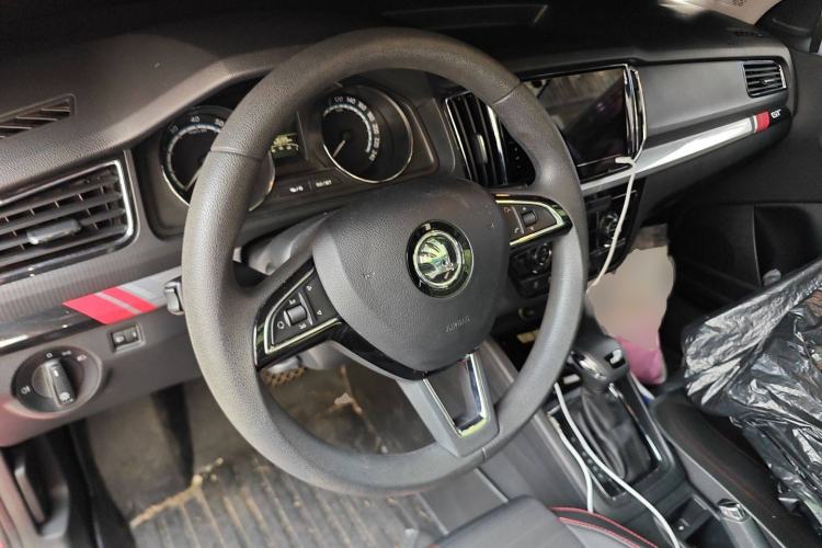 Used Skoda Kamiq 2020 GT 1.5L Automatic Flagship Model China VI Standard Steering Wheel