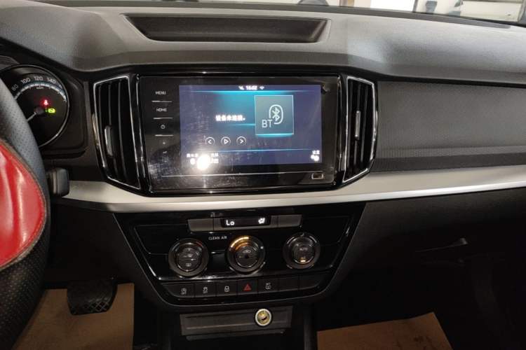 Used Skoda Kamiq 2020 1.5L Automatic Comfort Edition Audio And AC Panel