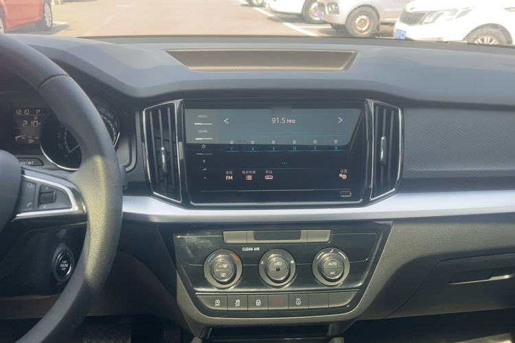Used Skoda Kamiq 2020 1.5L Automatic Comfort Edition Audio And AC Panel