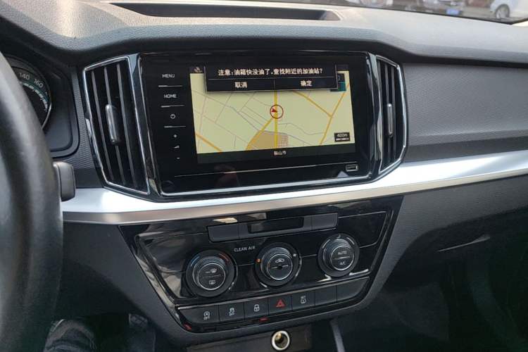 Used Skoda Kamiq 2020 1.5L Automatic Comfort Edition Audio And AC Panel