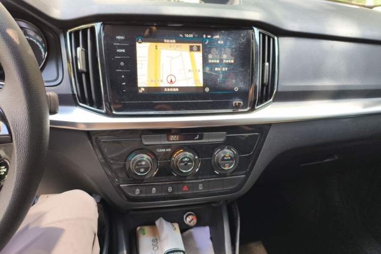 Used Skoda Kamiq 2020 1.5L Automatic Comfort Edition Audio And AC Panel