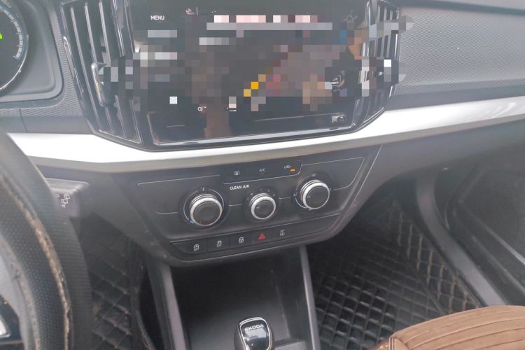 Used Skoda Kamiq 2020 1.5L Automatic Standard Edition Audio And AC Panel