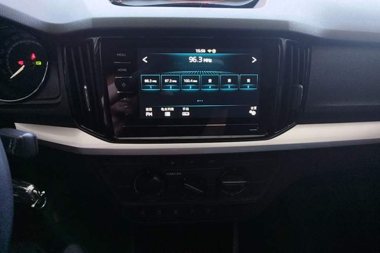 Used Skoda Kamiq 2020 1.5L Automatic Standard Edition Audio And AC Panel
