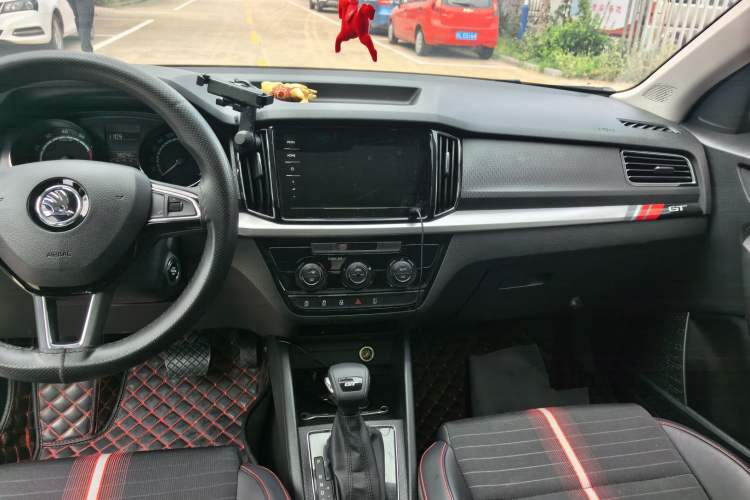 Used Skoda Kamiq 2020 GT 1.5L Automatic Flagship Model China VI Standard Audio And AC Panel