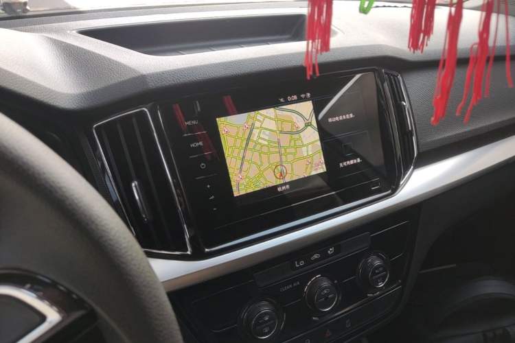 Used Skoda Kamiq 2020 1.5L Automatic Comfort Edition Audio And AC Panel