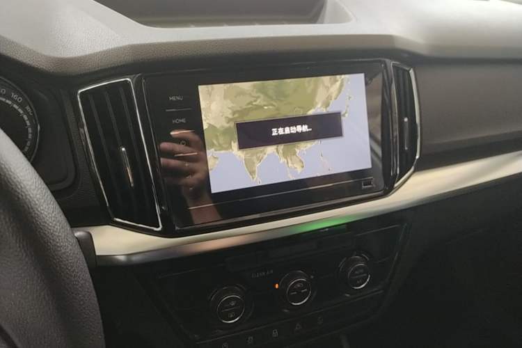 Used Skoda Kamiq 2020 1.5L Automatic Comfort Edition Audio And AC Panel