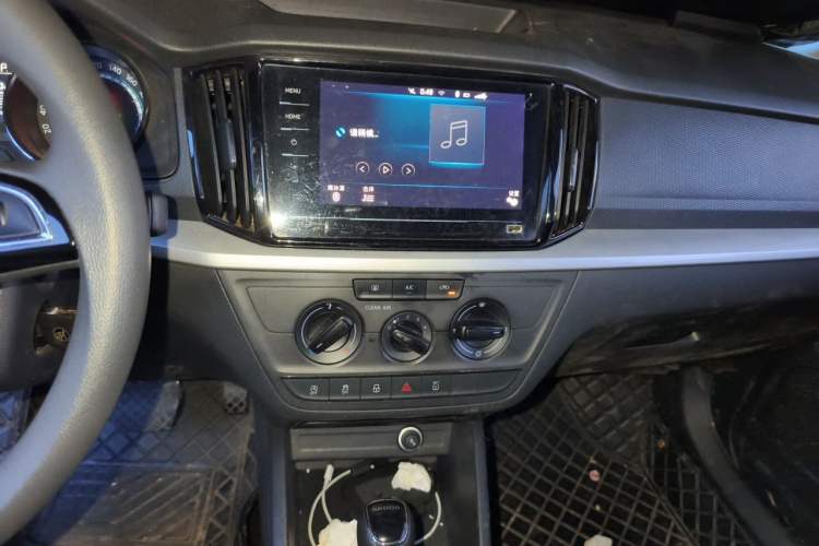 Used Skoda Kamiq 2020 1.5L Automatic Standard Edition Audio And AC Panel