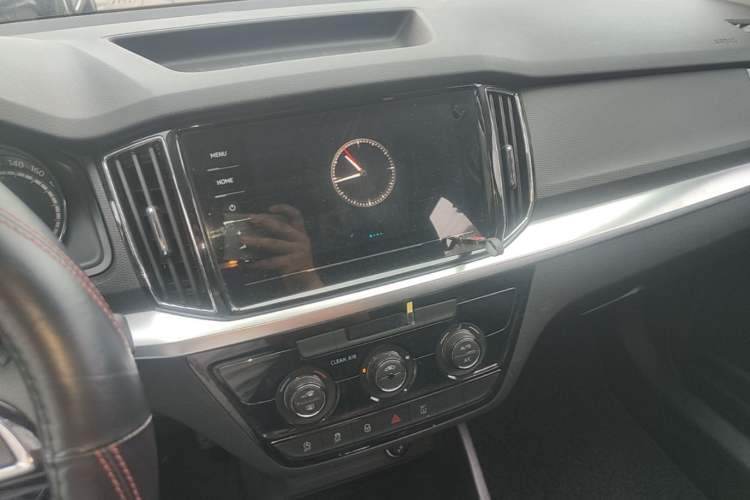 Used Skoda Kamiq 2020 1.5L Automatic Comfort Edition Audio And AC Panel