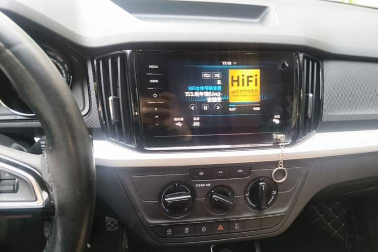 Used Skoda Kamiq 2020 1.5L Automatic Standard Edition Audio And AC Panel