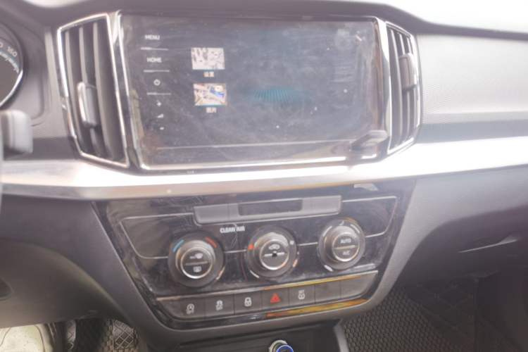 Used Skoda Kamiq 2020 1.5L Automatic Comfort Edition Audio And AC Panel