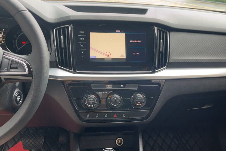Used Skoda Kamiq 2020 1.5L Automatic Comfort Edition Audio And AC Panel