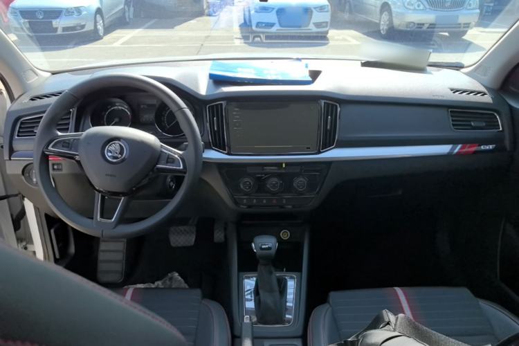 Used Skoda Kamiq 2020 GT 1.5L Automatic Flagship Model China VI Standard Center Console