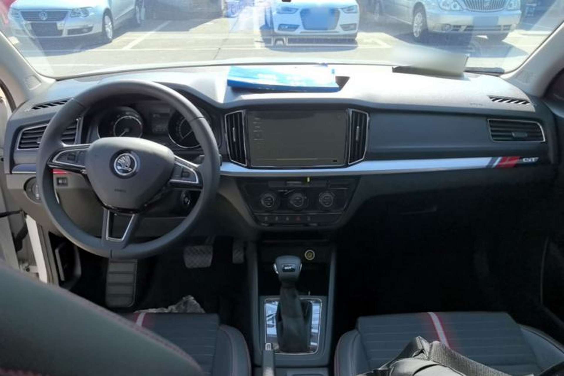 Used Skoda Kamiq 2020 GT 1.5L Automatic Flagship Model China VI Standard Center Console