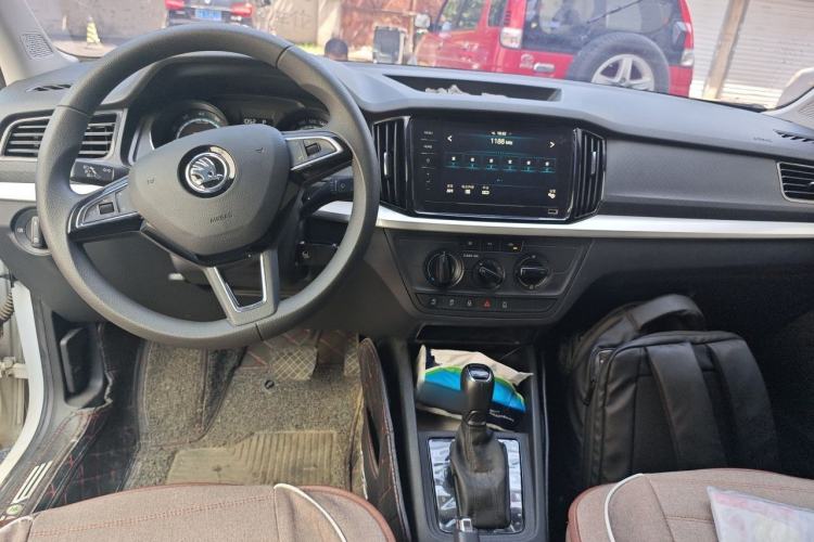 Used Skoda Kamiq 2020 1.5L Automatic Standard Edition Center Console