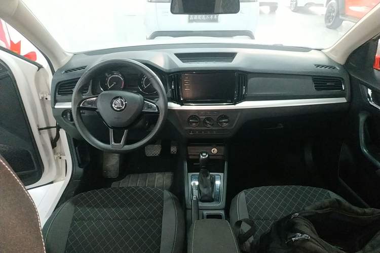Used Skoda Kamiq 2020 1.5L Automatic Standard Edition Center Console