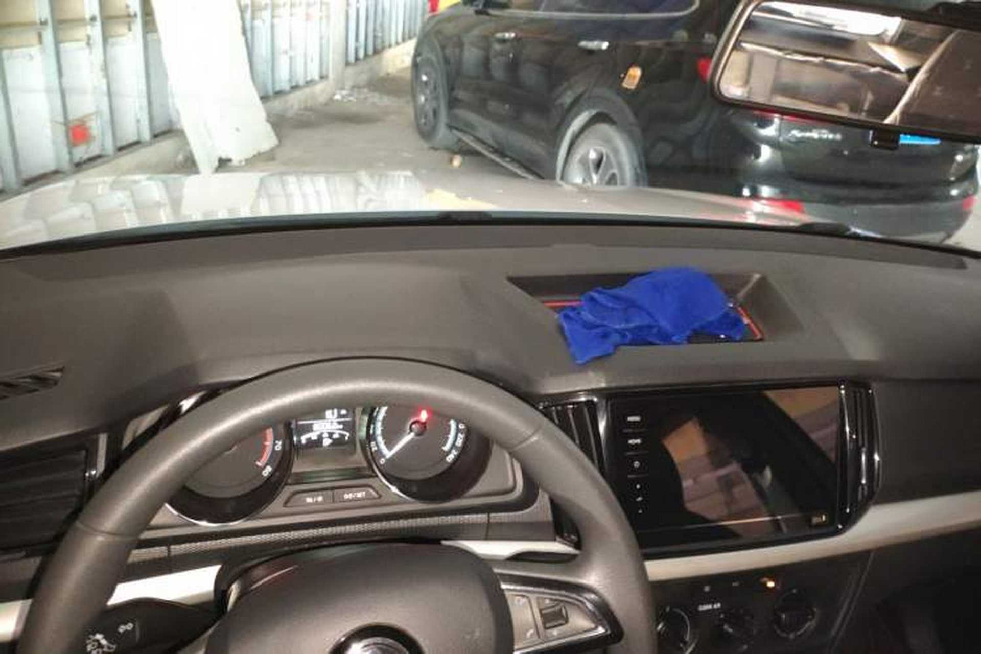 Used Skoda Kamiq 2020 1.5L Manual Standard Edition Center Console