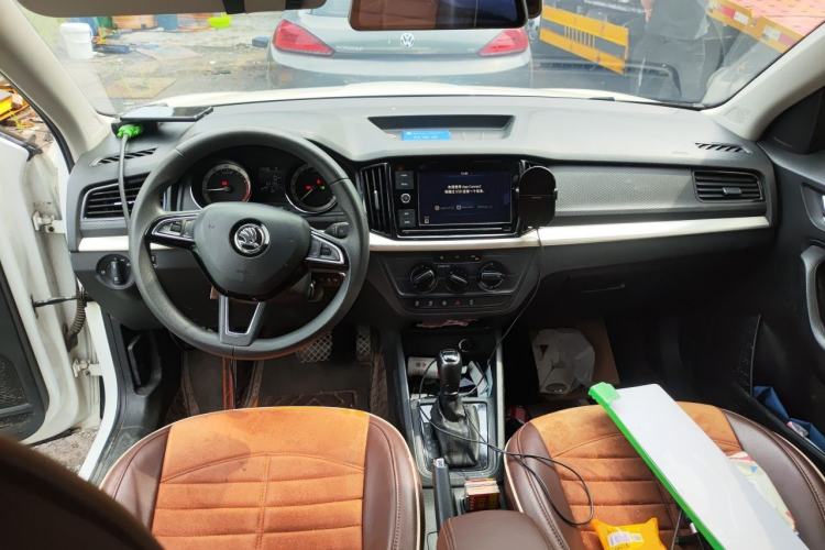 Used Skoda Kamiq 2020 1.5L Automatic Standard Edition Center Console
