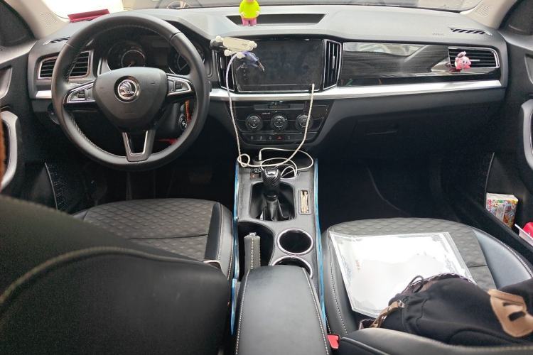 Used Skoda Kamiq 2020 1.5L Automatic Comfort Edition Center Console