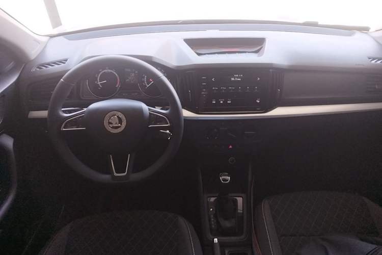 Used Skoda Kamiq 2020 1.5L Automatic Standard Edition Center Console