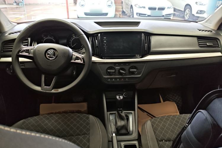 Used Skoda Kamiq 2020 1.5L Automatic Standard Edition Center Console