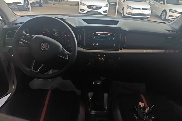 Used Skoda Kamiq 2020 Facelifted GT TSI 230 DSG Flagship Edition China VI Standard Center Console