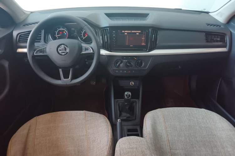 Used Skoda Kamiq 2020 1.5L Manual Standard Edition Center Console