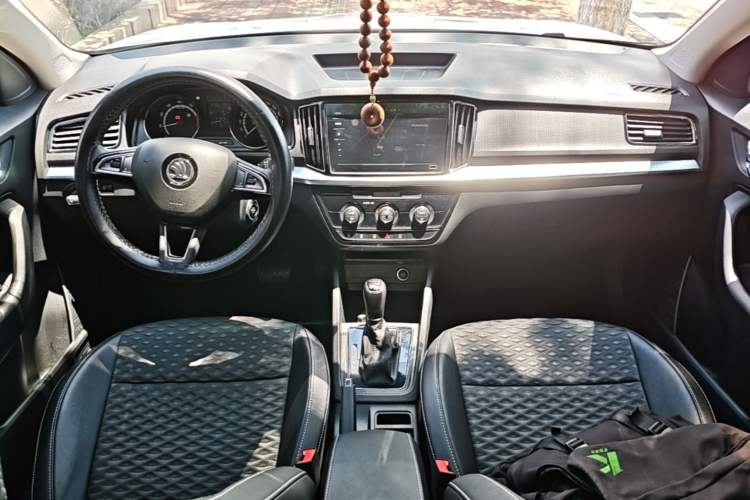 Used Skoda Kamiq 2020 1.5L Automatic Comfort Edition Center Console