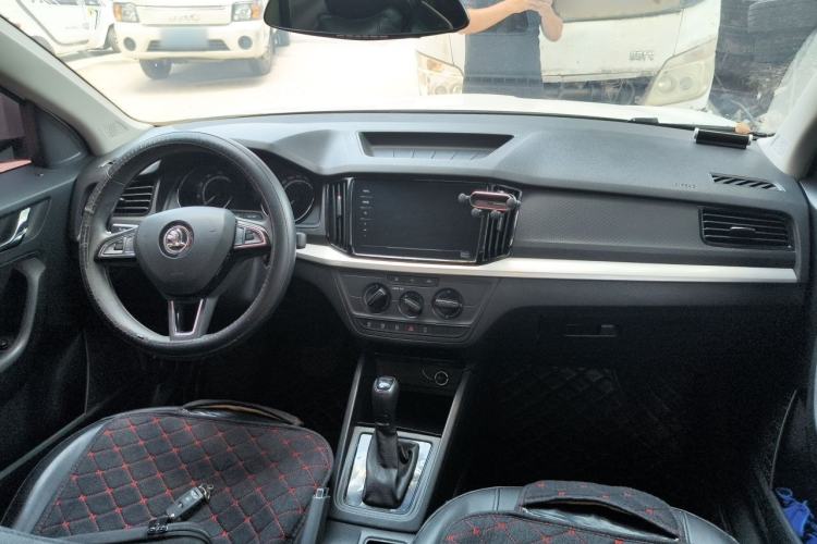 Used Skoda Kamiq 2020 1.5L Automatic Standard Edition Center Console