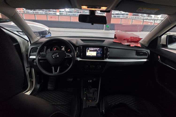 Used Skoda Kamiq 2020 1.5L Automatic Comfort Edition Center Console