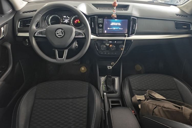 Used Skoda Kamiq 2020 1.5L Automatic Comfort Edition Center Console