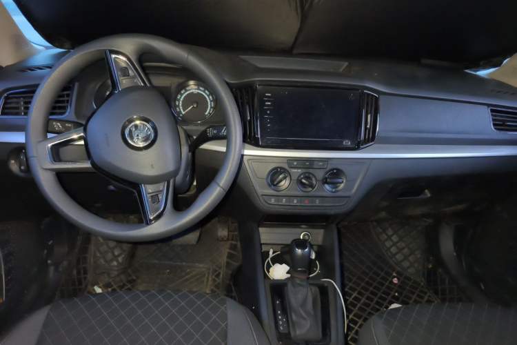 Used Skoda Kamiq 2020 1.5L Automatic Standard Edition Center Console