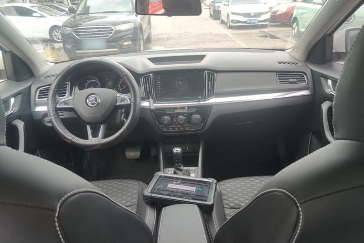 Used Skoda Kamiq 2020 1.5L Automatic Comfort Edition Center Console
