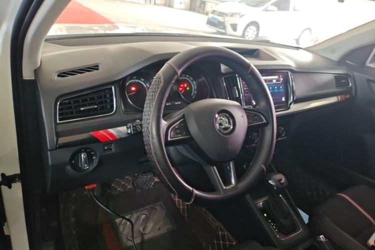 Used Skoda Kamiq 2020 Facelifted GT TSI 230 DSG Flagship Edition China VI Standard Center Console