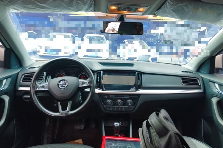 Used Skoda Kamiq 2020 1.5L Automatic Comfort Edition Center Console