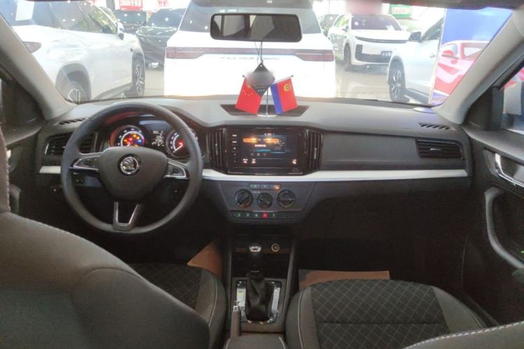 Used Skoda Kamiq 2020 1.5L Automatic Comfort Edition Center Console