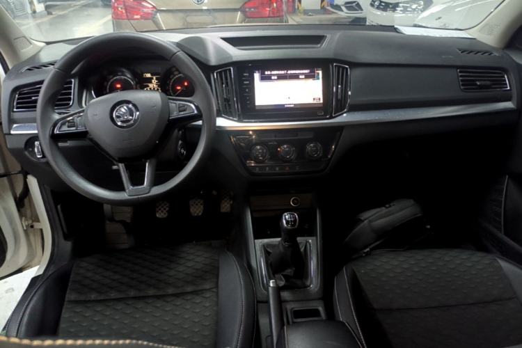 Used Skoda Kamiq 2020 1.5L Manual Comfort Edition Center Console