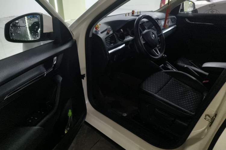 Used Skoda Kamiq 2020 1.5L Automatic Comfort Edition Driver Seat