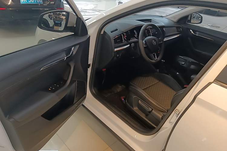 Used Skoda Kamiq 2020 1.5L Automatic Comfort Edition Driver Seat