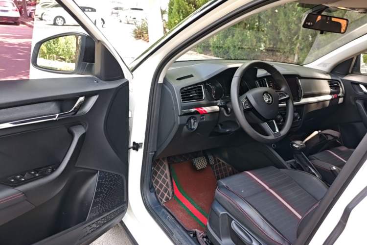 Used Skoda Kamiq 2020 Facelifted GT TSI 230 DSG Flagship Edition China VI Standard Driver Seat